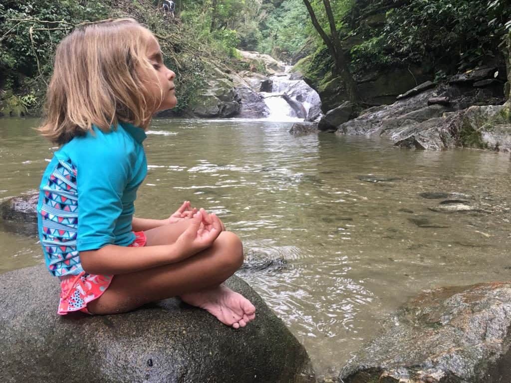 Mia posando al estilo Zen.