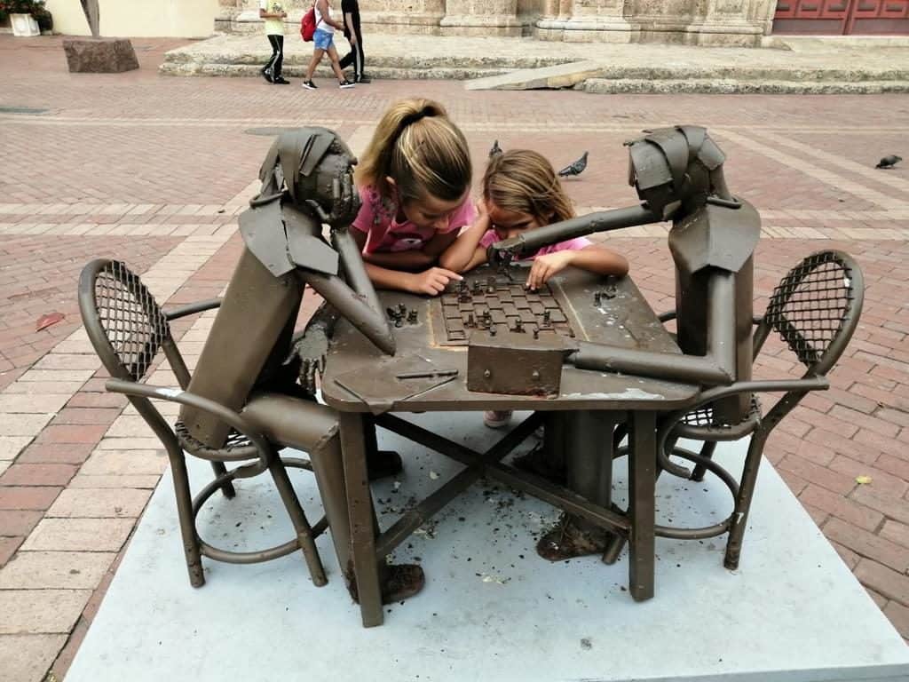 Esculturas en las plazas.