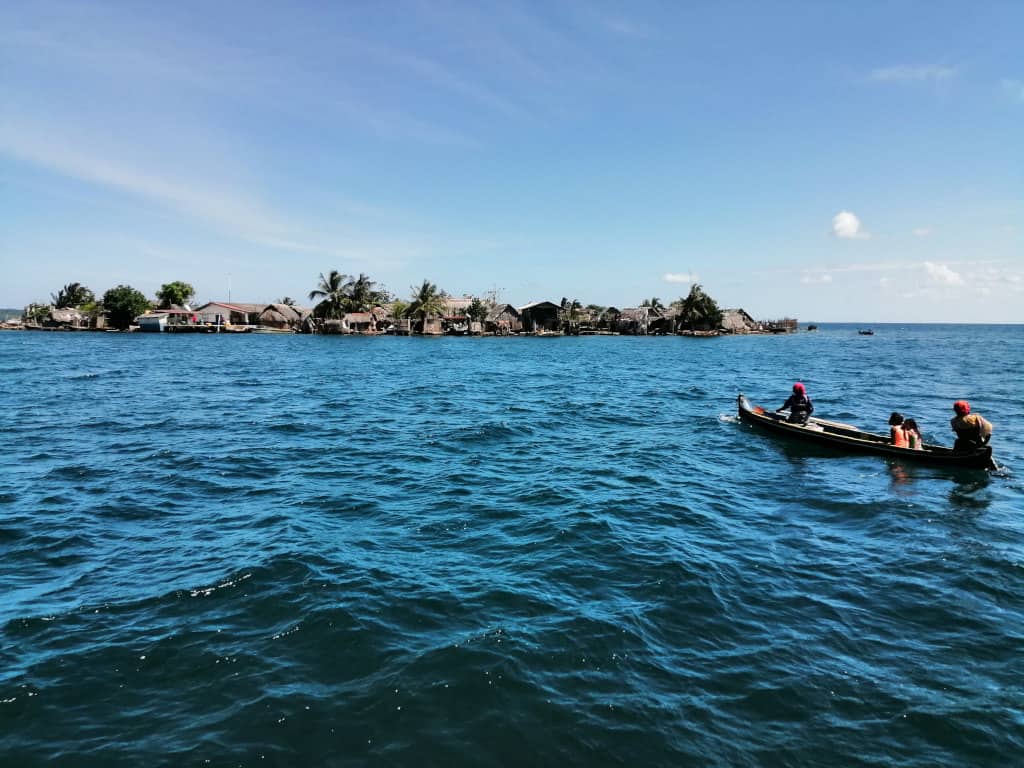 Fondeados en Nalunega, cerca de El Porvenir.