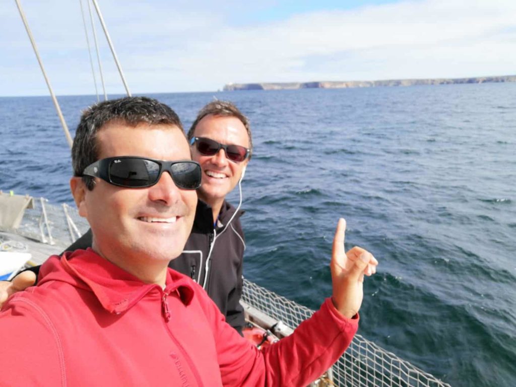 Jota y yo con el cabo de San Vicente al fondo.