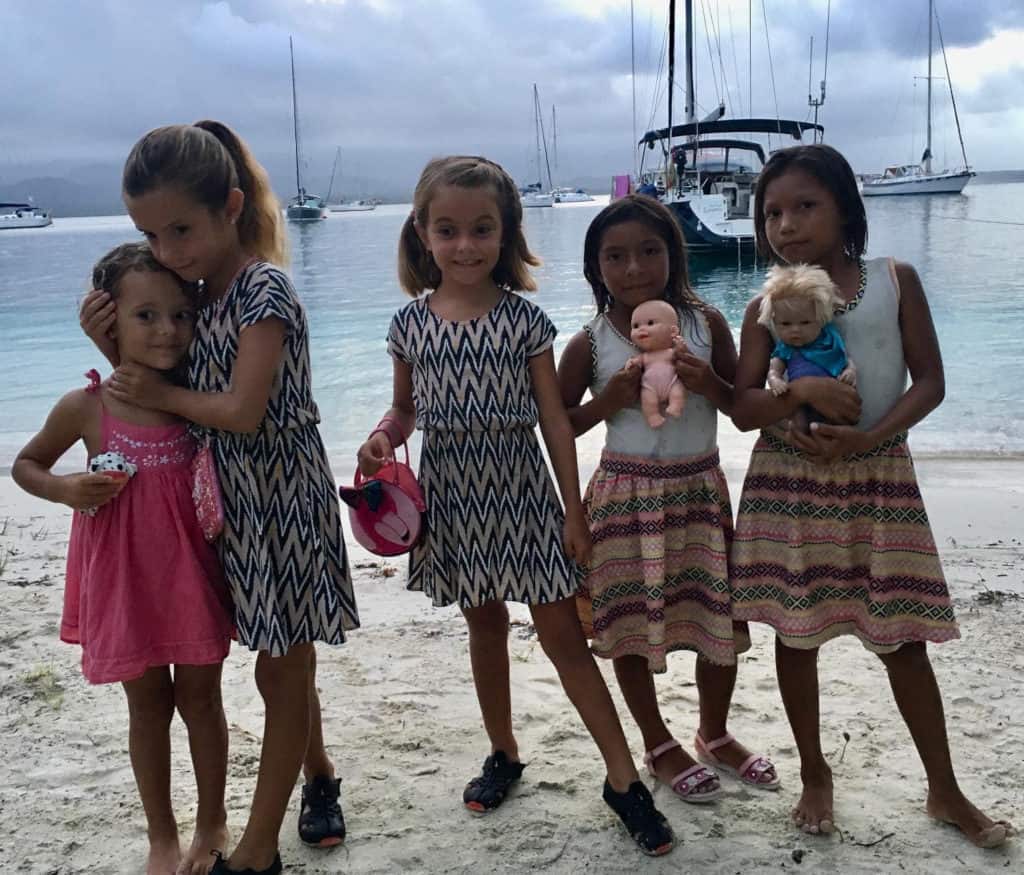 Sara, Mia, Lua, Talesca y Siseida. Amigas para siempre.