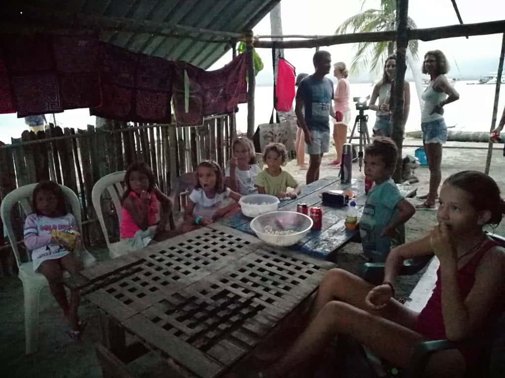 Sara y Mia con Lua y Sofia.