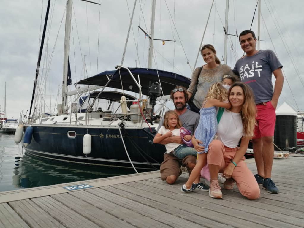 La Familia Saramia y La familia Mola Mola.