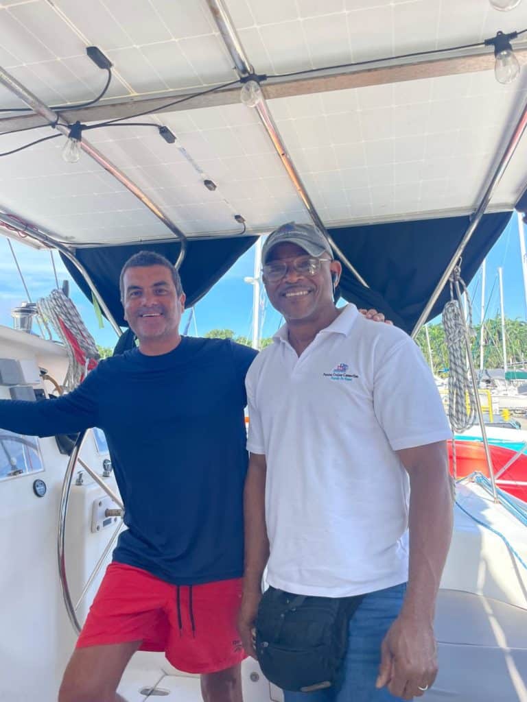 El Capi junto a Rogelio aclarando los detalles del cruce.