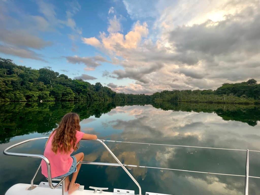Fondeados en el rio Chagres.