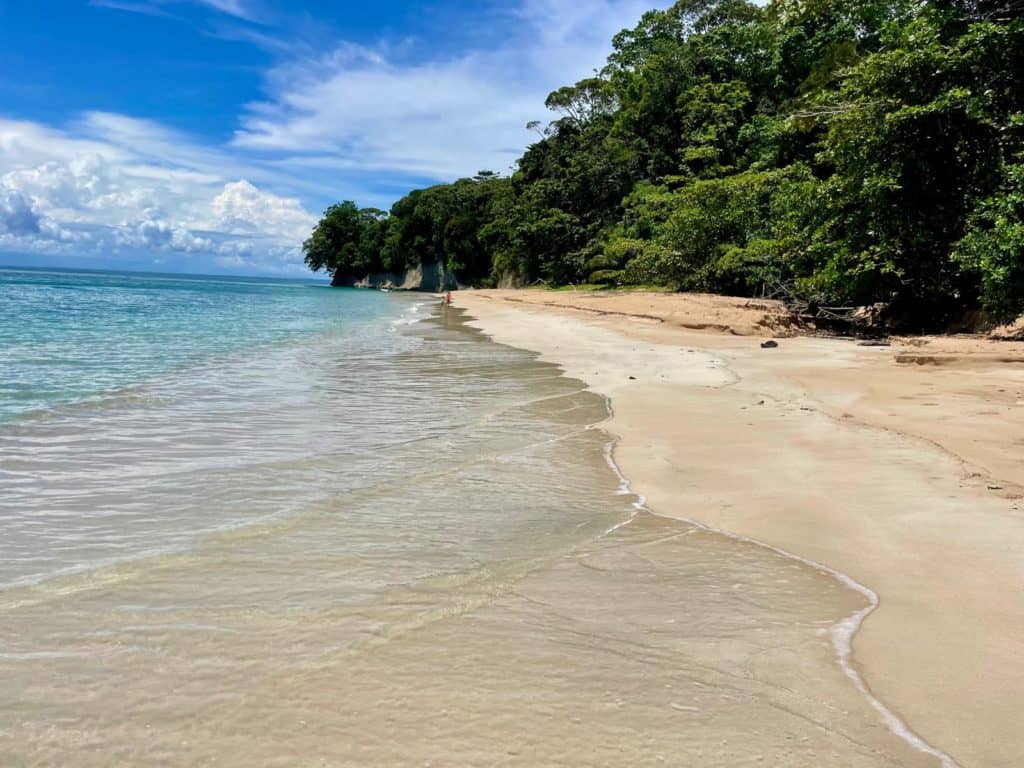Playa Virgen en Escudo de Veraguas.