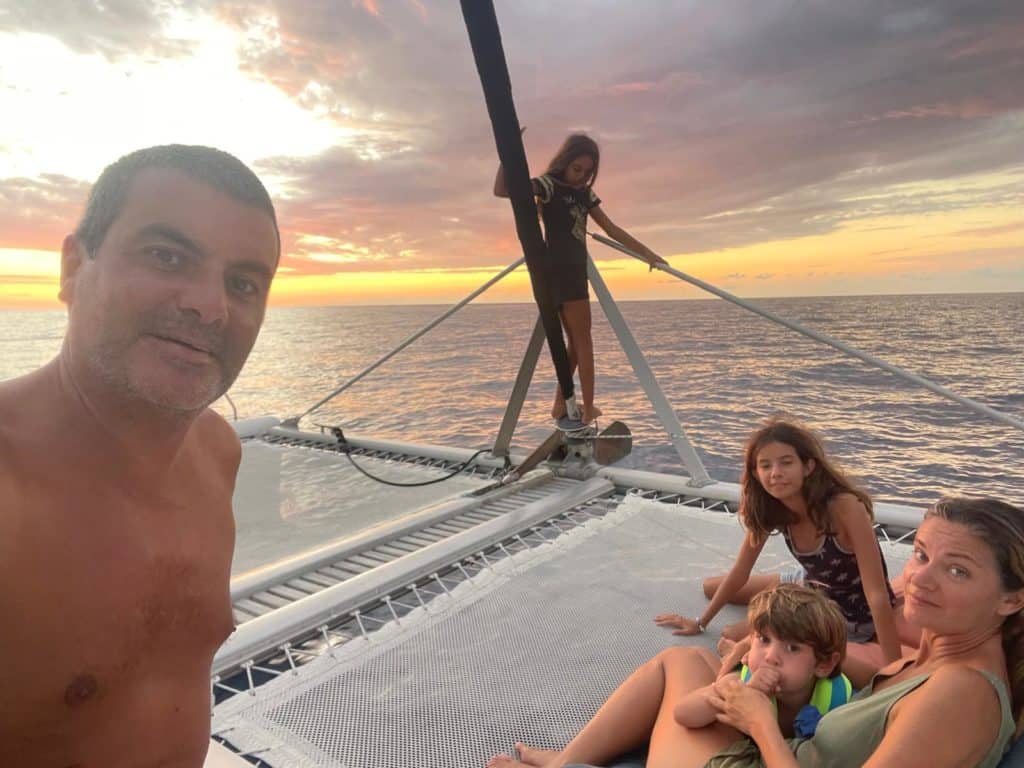 Navegando rumbo a Bahia Potrero.