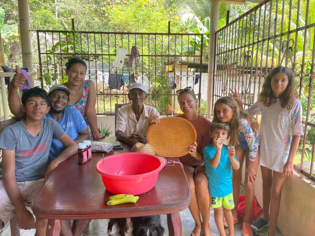 Con la familia de Domingo en Bahía Honda.