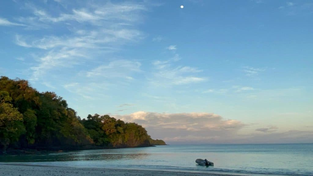 Fondeo de Isla Cavada.